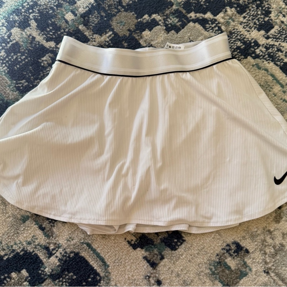 Nike Dri Fit White Skirt with Shorts size M - Picture 1 of 7